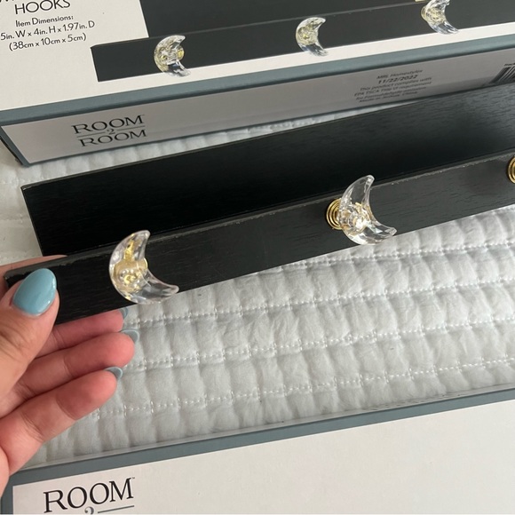 Crescent Moon Wall Shelves - Picture 3 of 6